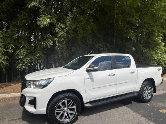 TOYOTA HILUX 2.8 SRV 4X4 CD 16V DIESEL 4P AUTOMÁTICO